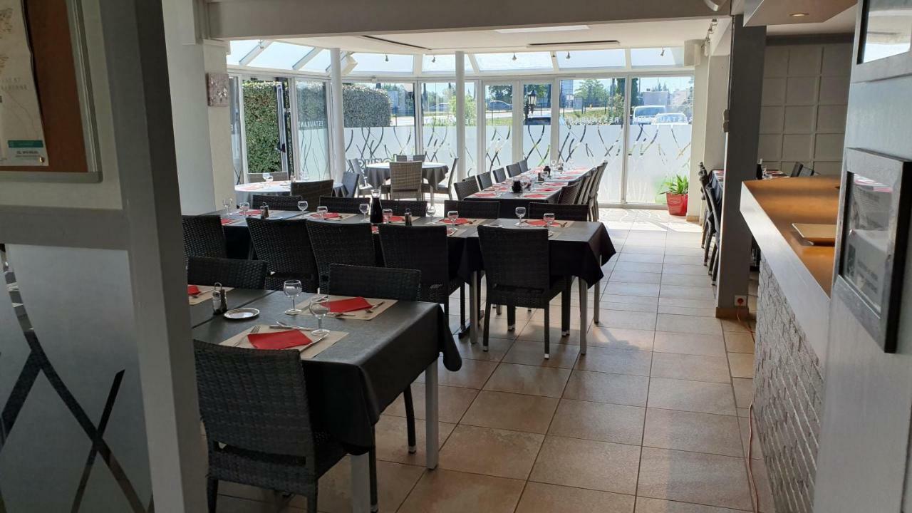 Logis Hotel Horus Restaurant Les Bruyeres Toulenne Exterior foto