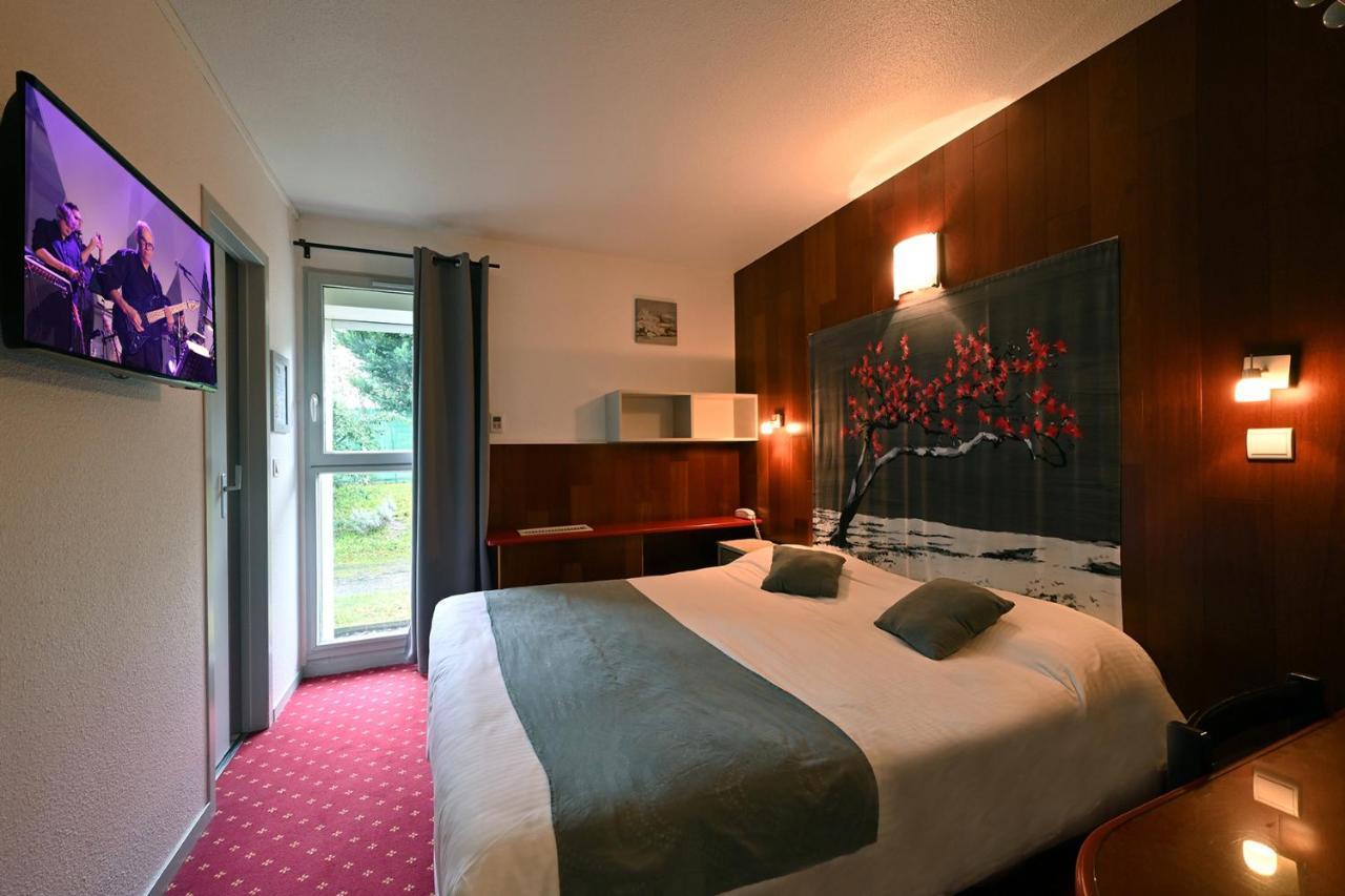 Logis Hotel Horus Restaurant Les Bruyeres Toulenne Exterior foto